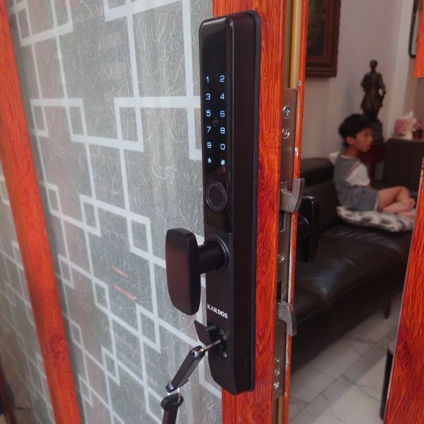 Khóa cửa vân tay Kardos SmartLock A109 TN Đen cửa lùa