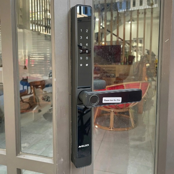 Khóa cửa nhôm vân tay Avolock AN 382