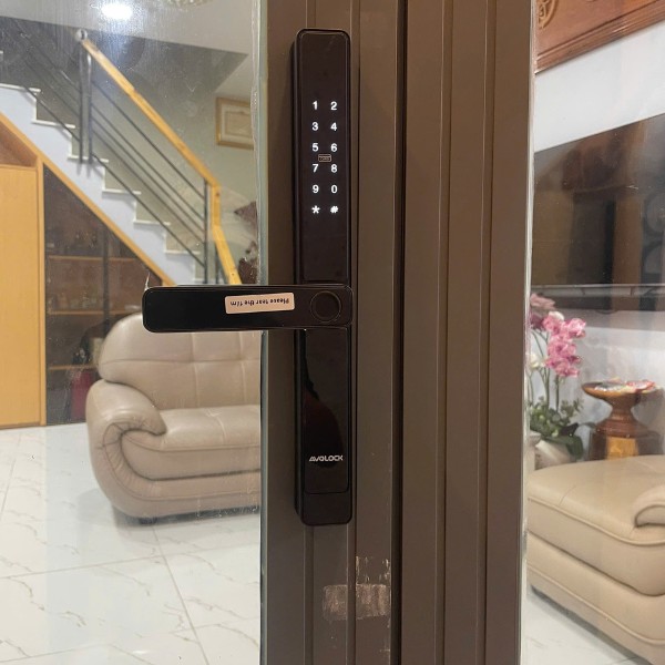 Khóa cửa nhôm vân tay Avolock AN 382