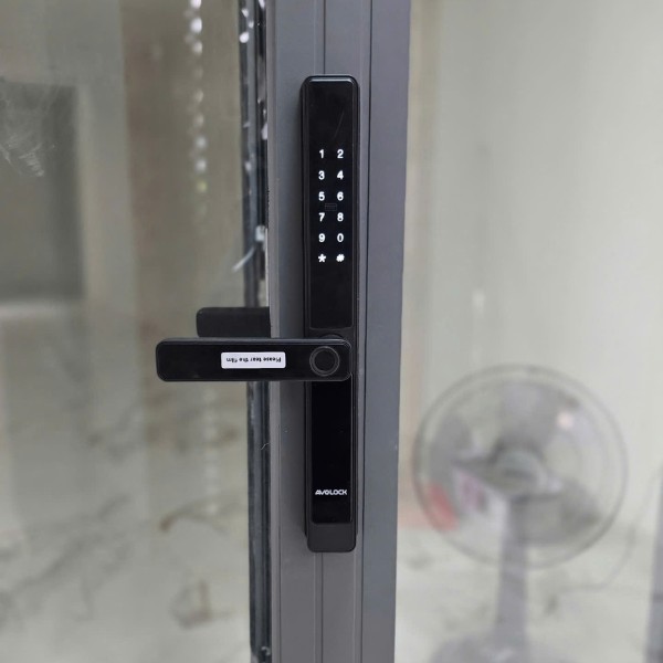 Khóa cửa nhôm vân tay Avolock AN 382
