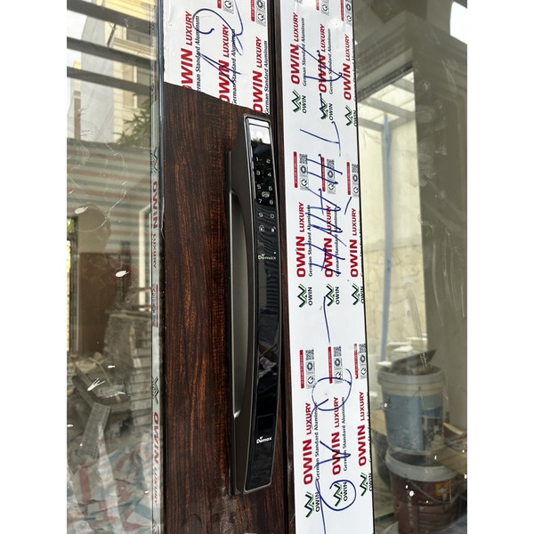 Khoá cửa vân tay chống nước IP56 Demax EL902 anh bạc Wi-Fi