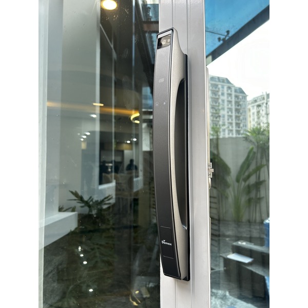 Khoá cửa vân tay chống nước IP56 Demax EL902 xám Wi-Fi