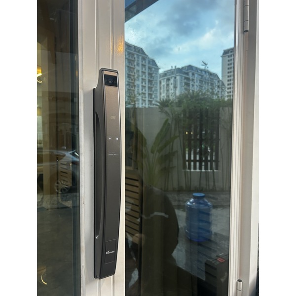 Khoá cửa vân tay chống nước IP56 Demax EL902 xám Wi-Fi