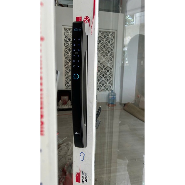 Khoá cửa vân tay chống nước IP56 Demax SL802 anh bạc Wi-Fi