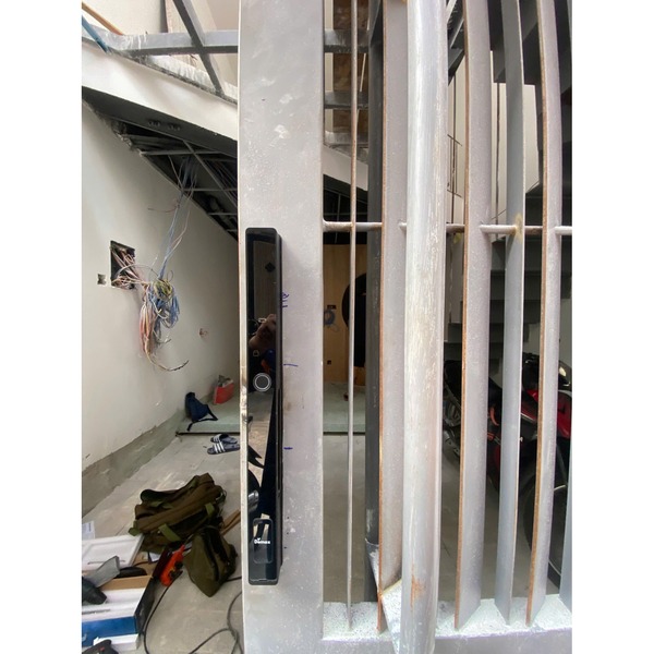 Khoá cửa vân tay chống nước IP56 Demax SL808 đen CNC Wi-Fi