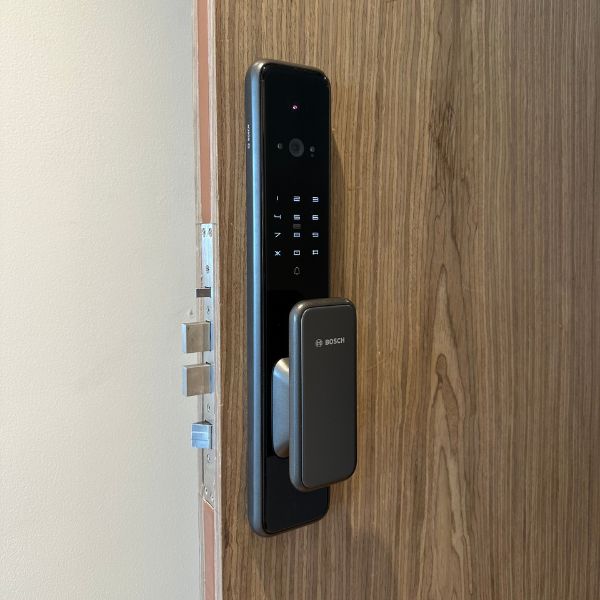 Khóa cửa Bosch EL 600VF Face 3D