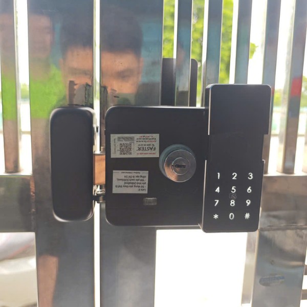 Khóa cổng Faster FSM02 - Vân tay FPC Thụy Điển, thân khóa SUS 304, App Bluetooth