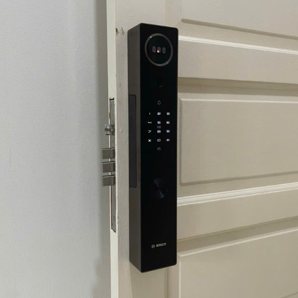Khóa cửa vân tay Bosch FU3 PLUS