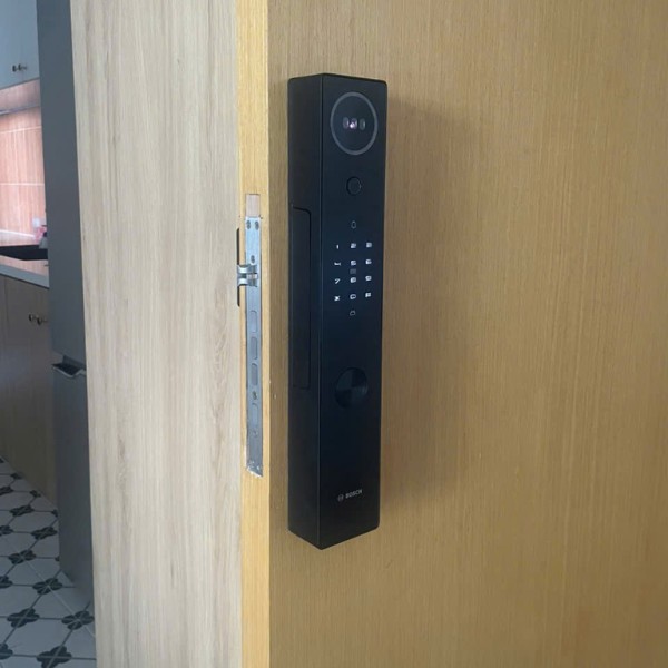 Khóa cửa vân tay Bosch FU3 PLUS