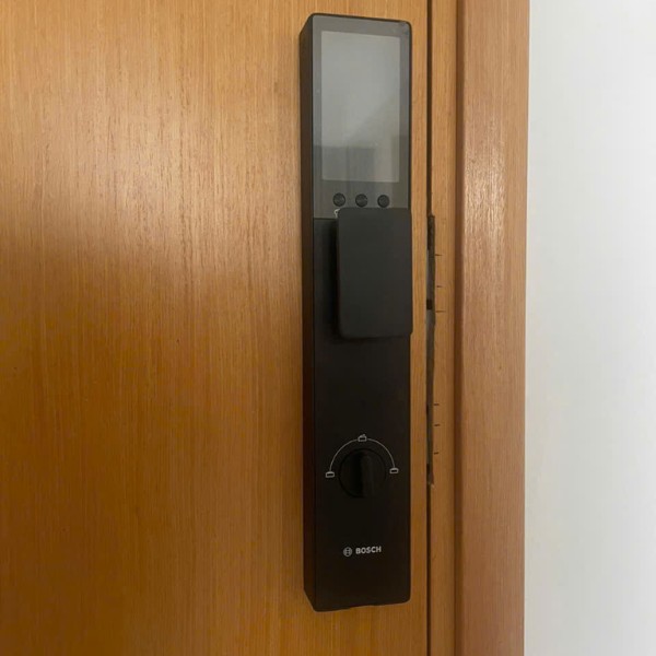 Khóa cửa vân tay Bosch FU3 PLUS