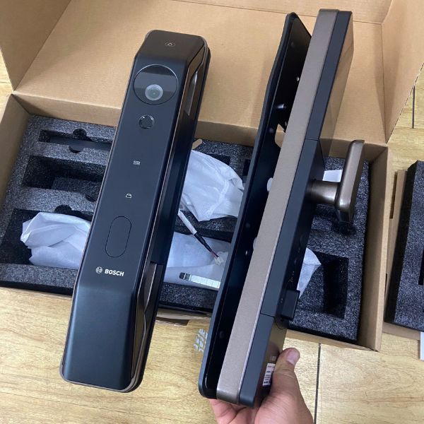 Khóa cửa Bosch FU6 PLUS Face id màu coffee