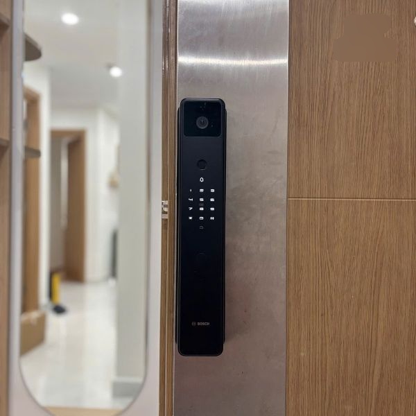 Khóa cửa Bosch FU8-PLUS Face id Màu đen