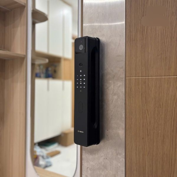 Khóa cửa Bosch FU8-PLUS Face id Màu đen