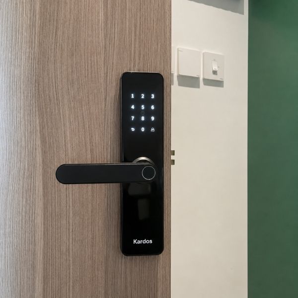 Khóa cửa vân tay Kardos SmartLock G13 Đen