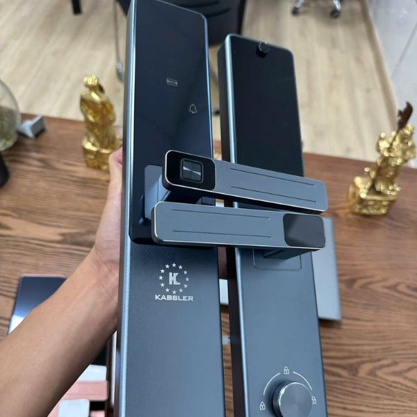 Khóa cửa vân tay Kassler KL567 CNC