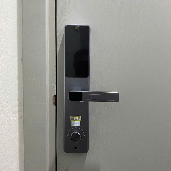 Khóa cửa vân tay Kassler KL567 CNC Gray