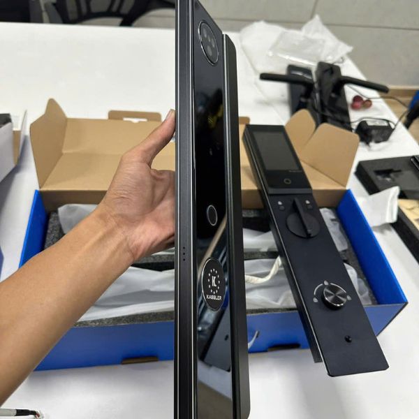 Khóa cửa vân tay KL808 CNC face 3D