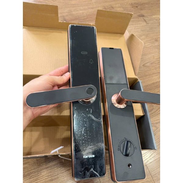 Khóa cửa vân tay Kardos SmartLock L8 Viền Đồng