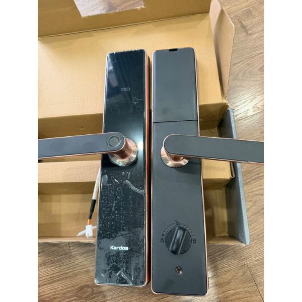 Khóa cửa vân tay Kardos SmartLock L8 Viền Đồng