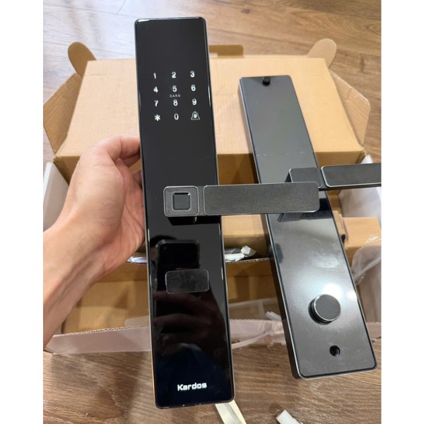 Khóa cửa vân tay Kardos SmartLock Q5 CNC Đen