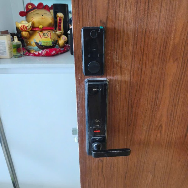 Khóa cửa phụ TTLOCK