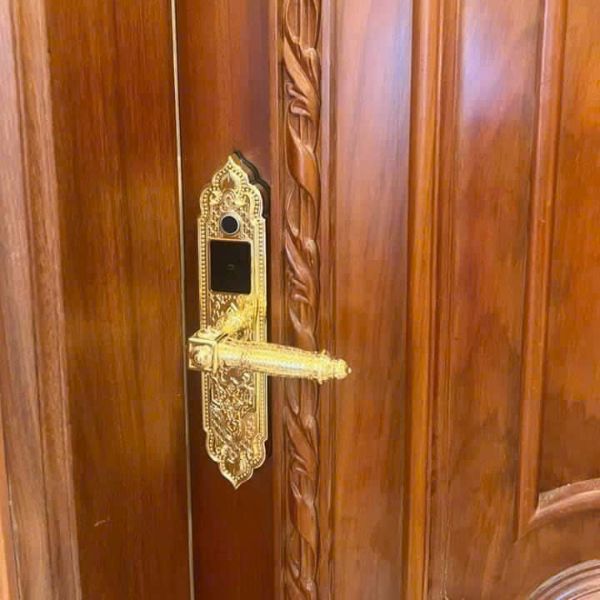 Khóa cửa vân tay Kardos SmartLock Villa 799